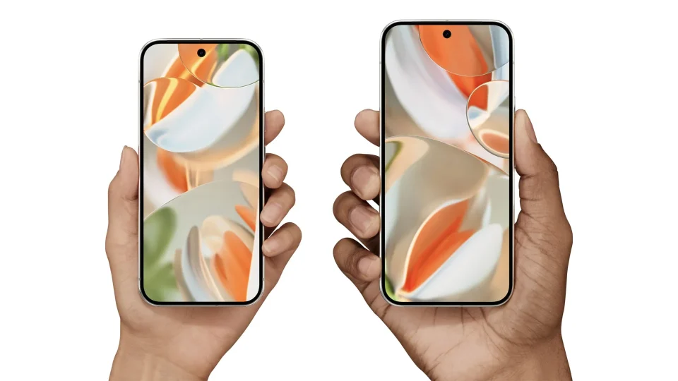 Google Pixel 9 Pro και Pixel 9 Pro XL σε ανοιχτόχρωμο φόντο